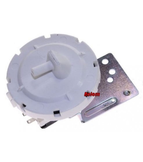 Pressostat analogique lave-linge Zanussi 4055066502